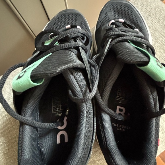 On Running Trainers Size 9.5W The Roger Spin Black Green - Picture 5 of 9